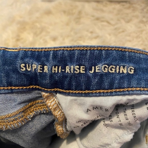 American Eagle Hi-Rise Shorts - Picture 8 of 9